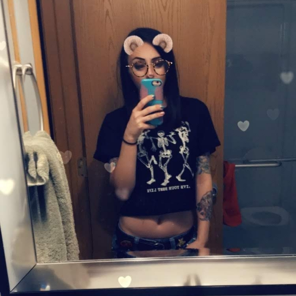 Cute belly shirt size small